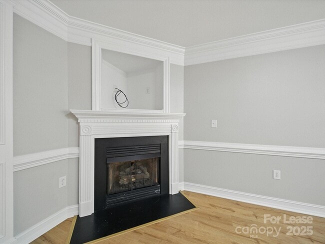 Building Photo - 5203 Grays Ridge Dr