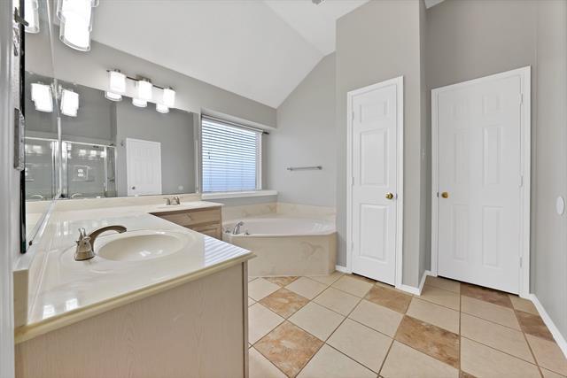 Building Photo - 745 Woodridge Dr