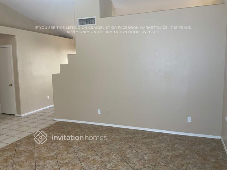 Building Photo - 9212 W Charleston Ave