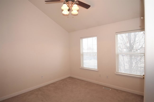 Building Photo - 1040 N 130 W