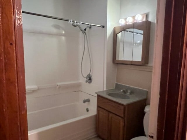 Full bath - 510 7th St