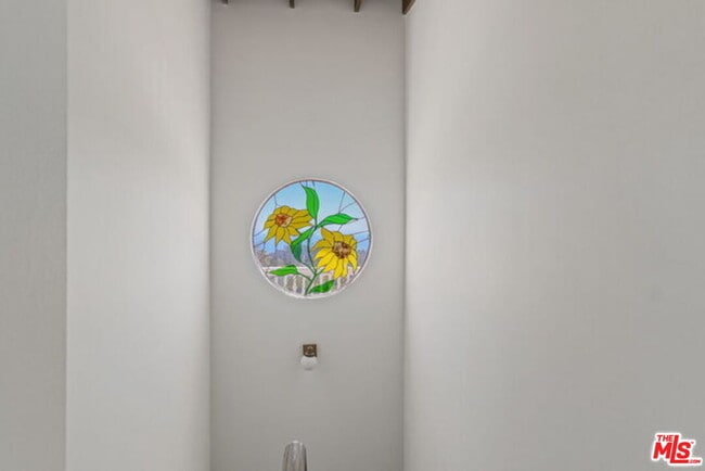 Building Photo - 1175 Las Pulgas Pl