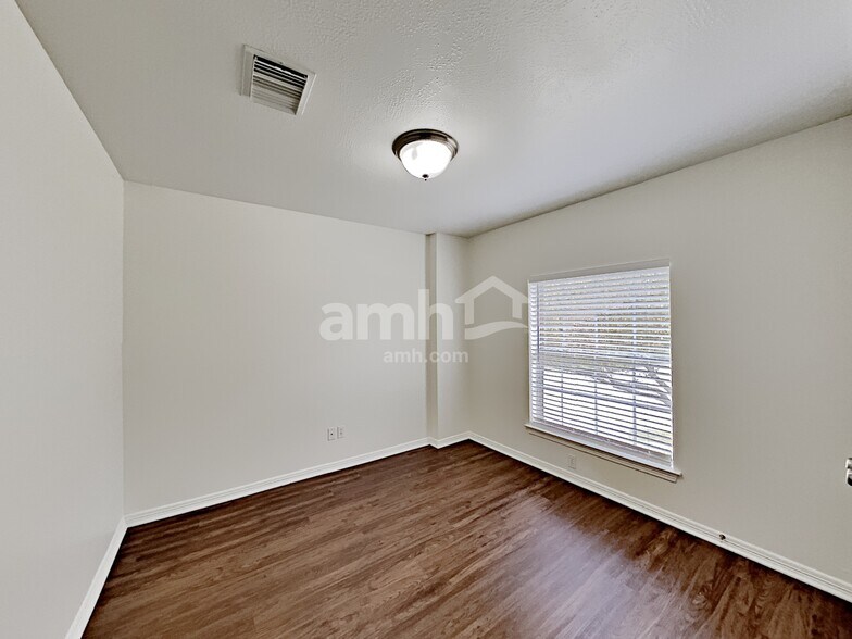 Building Photo - 19727 Water Point Trl