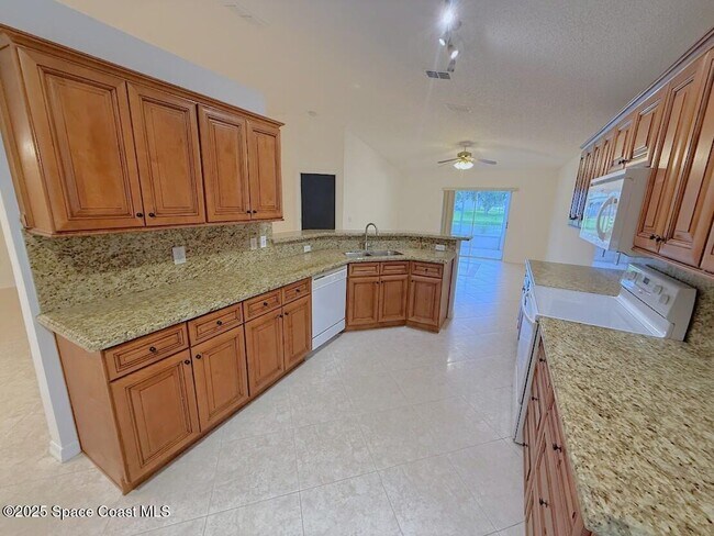 Building Photo - 1781 Brookshire Cir