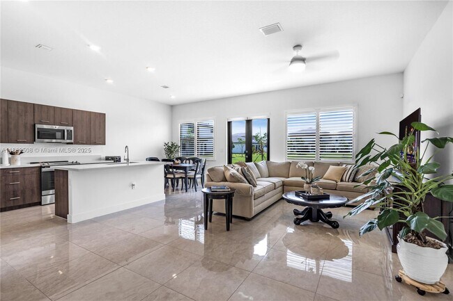Building Photo - 4538 SW 173rd Ave