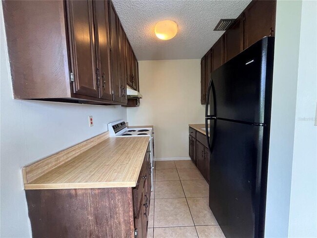 Building Photo - 423 E Sessoms Ave