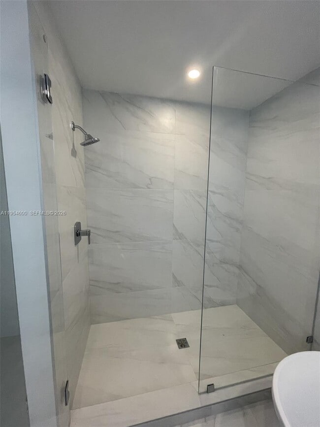 Building Photo - 17550 Collins Ave