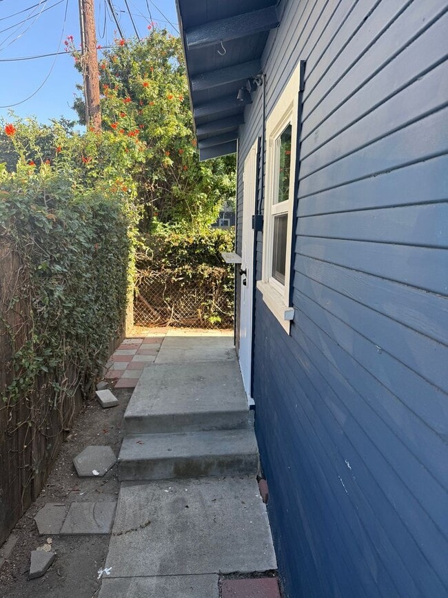 Building Photo - Jannsen Property