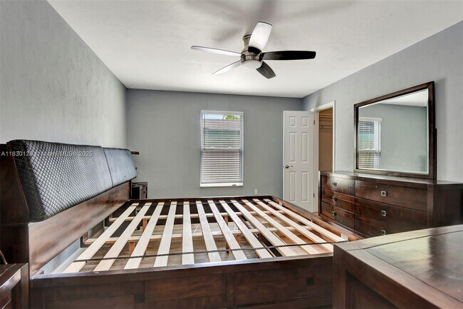 Building Photo - 781 Little Pine Dr