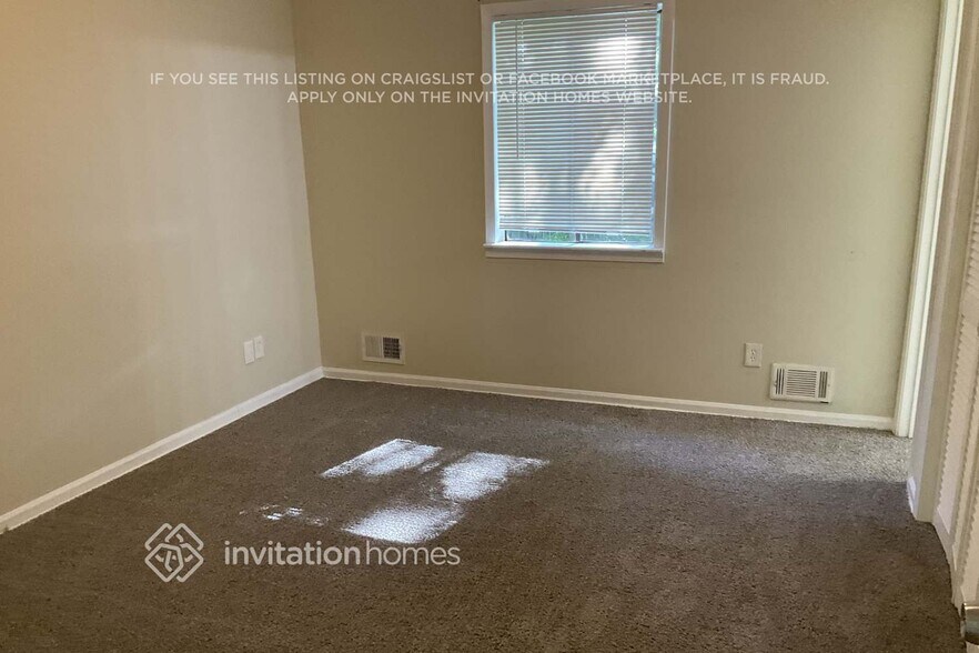 Building Photo - 3405 Estes Park Dr SW