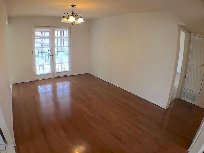 Building Photo - Northeast El Paso 3 Bed Refrig A/C