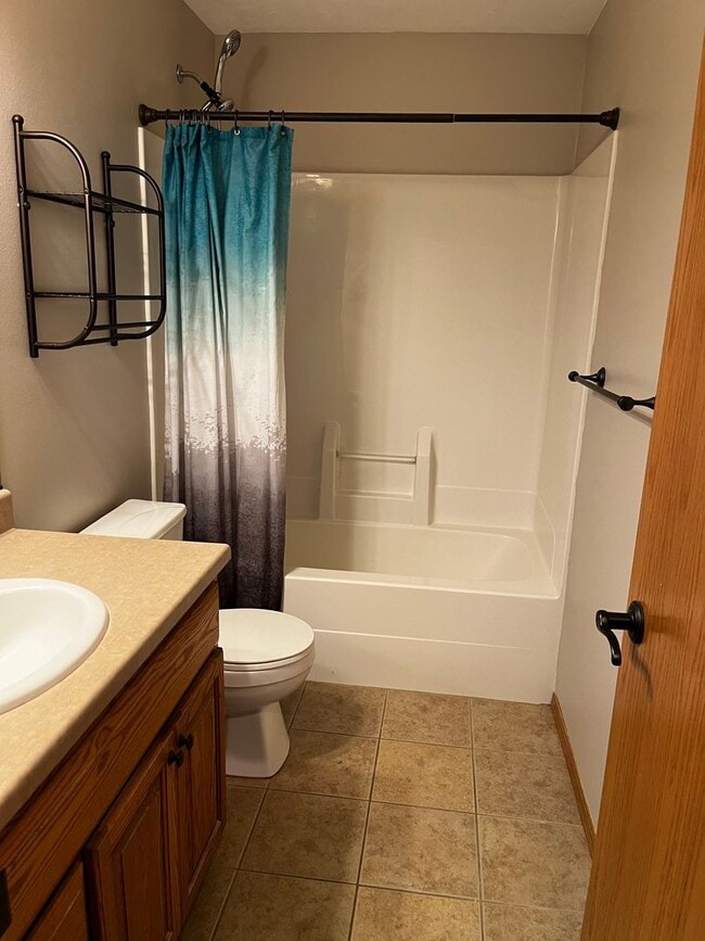 Building Photo - 3 Bed/2 Bath West Side Home!