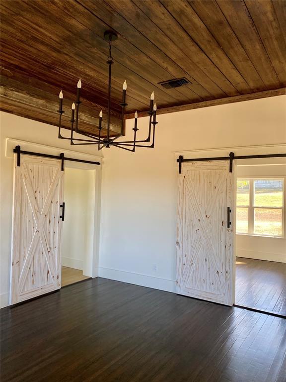 Building Photo - 305 Hall St