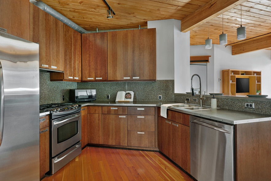 Building Photo - 1408 12th Ave