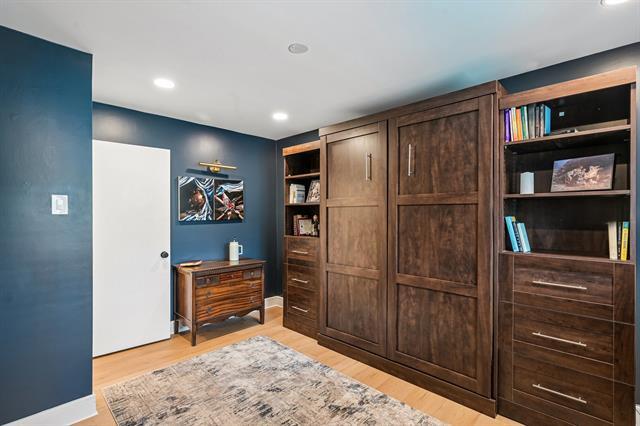 Building Photo - 6646 Town Bluff Dr