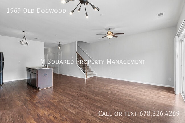 Building Photo - 1969 Old Dogwood