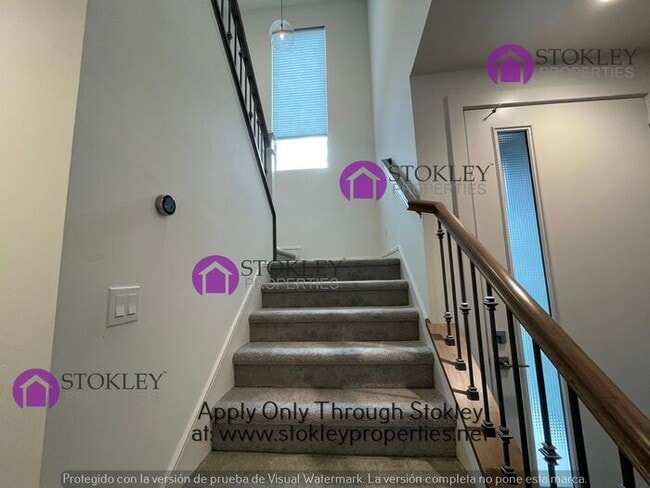 Building Photo - 3184 Manor Ave