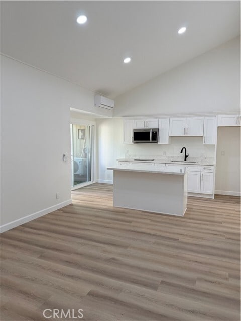 Building Photo - 23551 Ave La Caza