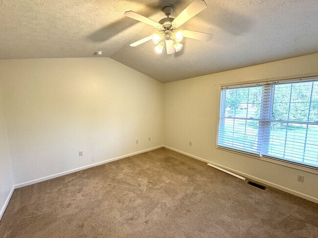 Building Photo - Taylor Spring Townhouse With Garage and Basement