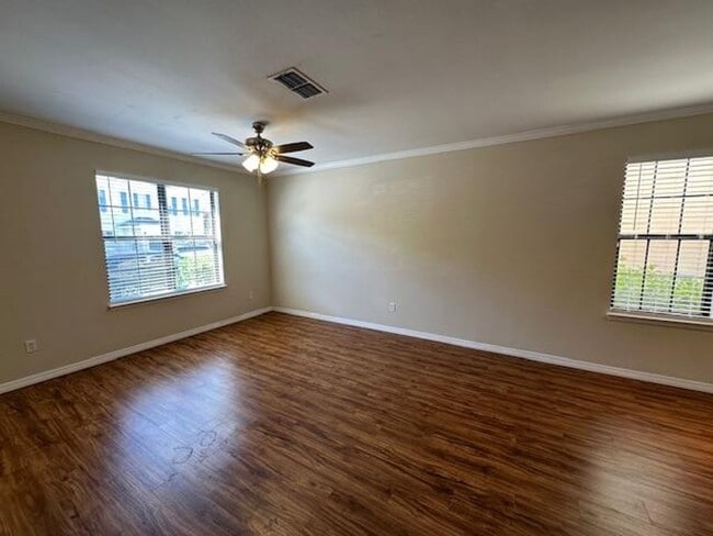 Building Photo - 2 Bedroom 2 Bathroom Townhome is Siena at Celebration with attached 2 Car Garage