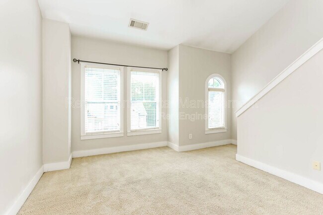 Building Photo - 1284 Jandras Ln SE