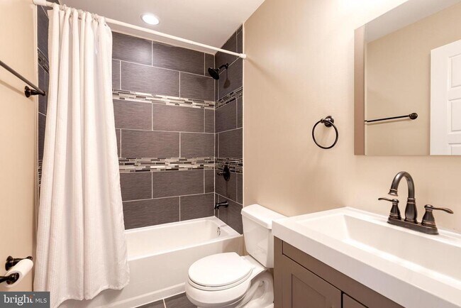 Building Photo - 4011 Evans Chapel Rd