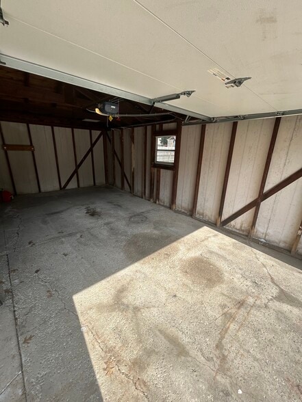 Building Photo - 1317 N 116th St