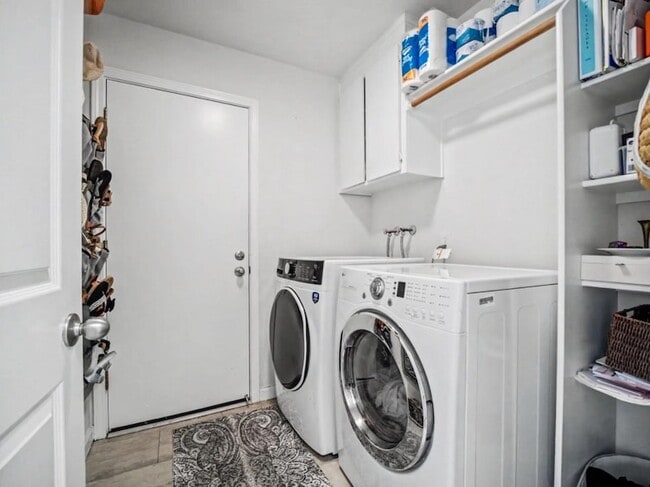 Building Photo - 7773 Beltane Dr