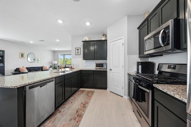 Building Photo - 301 Brody Ln