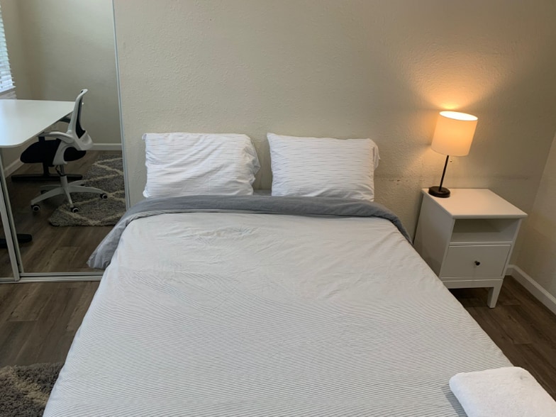 Building Photo - 191 N 9th St