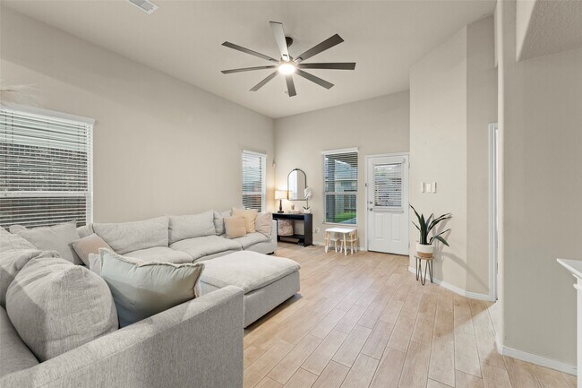 Building Photo - 2135 Harmon Crest Ct
