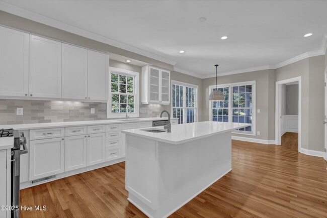 Building Photo - 844 Arboretum Dr