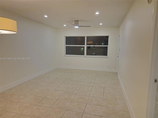 Building Photo - 4800 NW 35th St