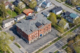 Building Photo - 77 Van Dam St