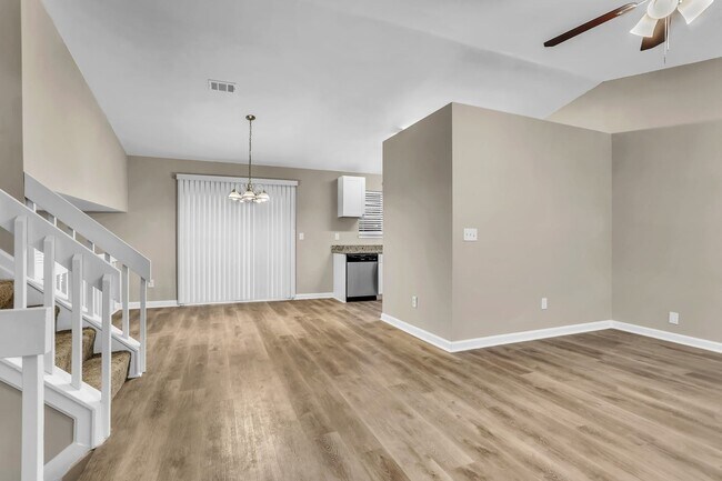 Building Photo - 755 Forest Path