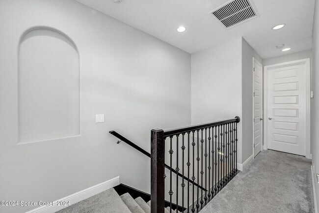 Building Photo - 2713 Rodina Dr