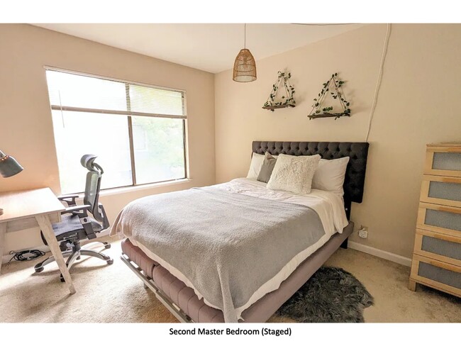 Building Photo - 6436 Buena Vista Dr