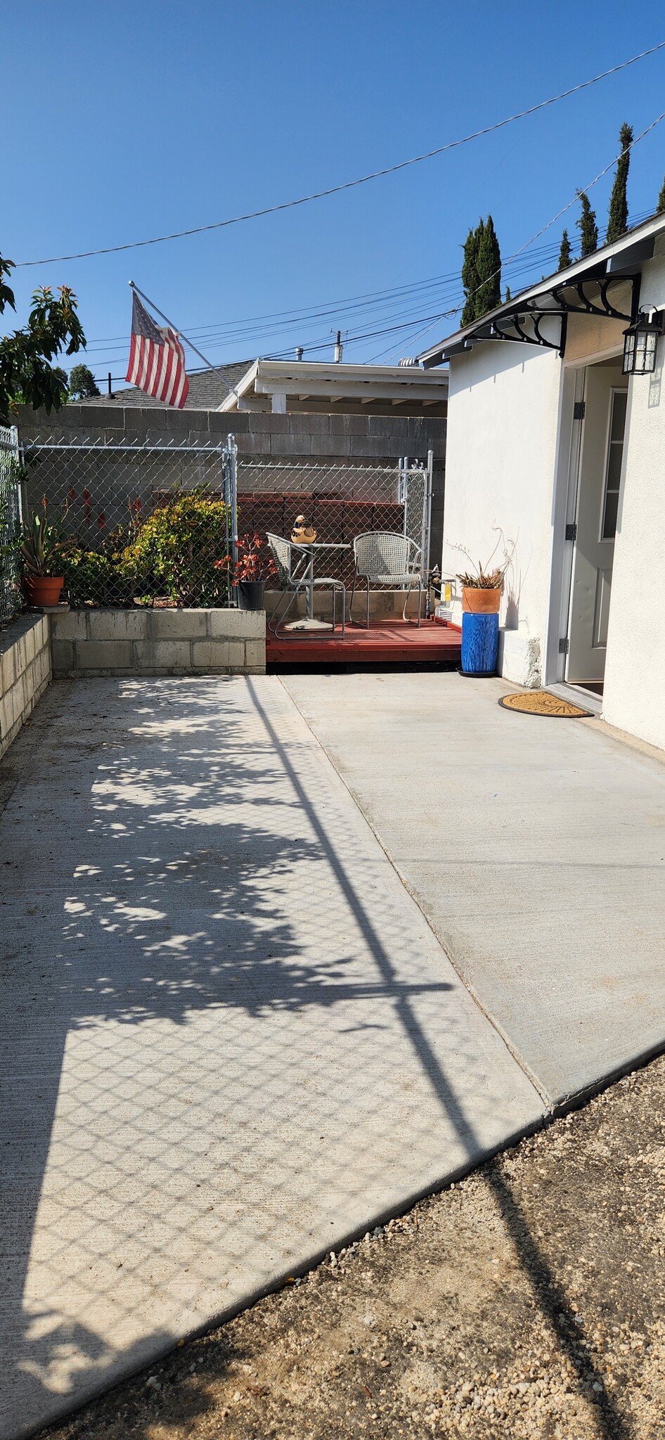 Front parking area - 5614 Riverton Ave