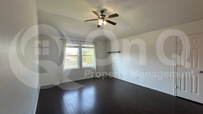 Building Photo - 905 Cedar Creek Dr