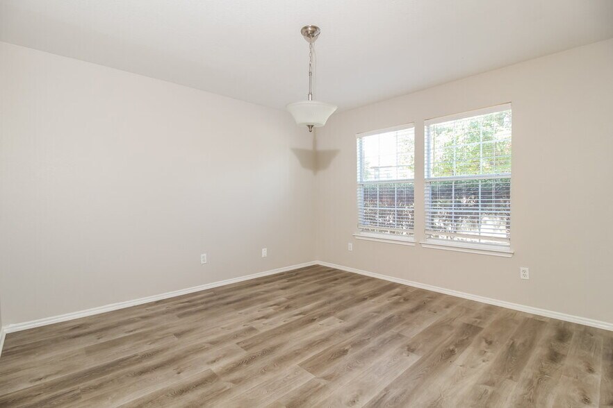 Building Photo - 9104 Chisholm Trail
