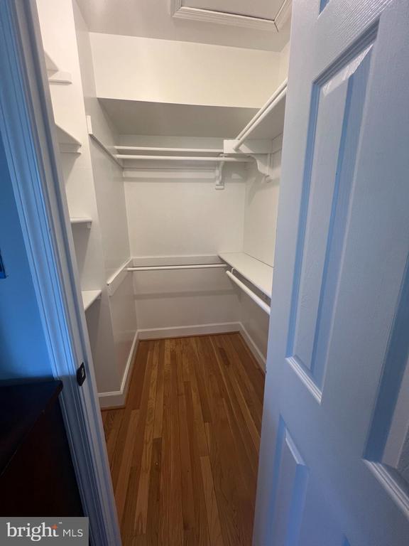 Building Photo - 10123 Eastlake Dr