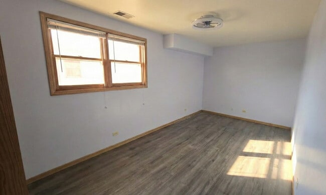 Building Photo - 445 W 37th St