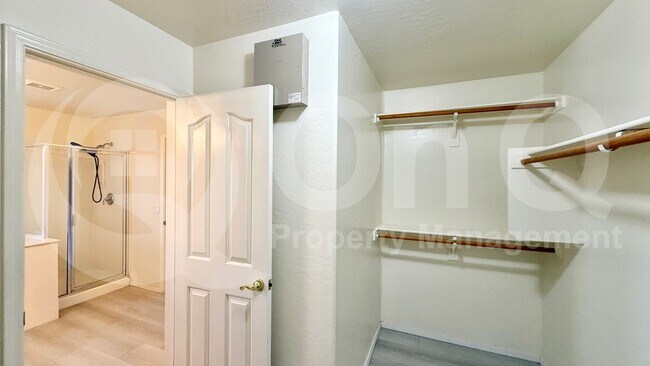 Building Photo - 3464 S Moccasin Trail