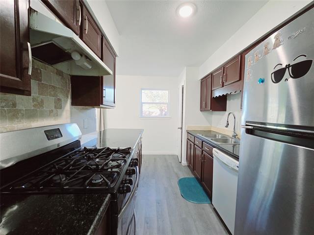 Building Photo - 620 Royal Crest Dr