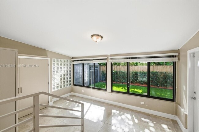 Building Photo - 710 NE 62nd St