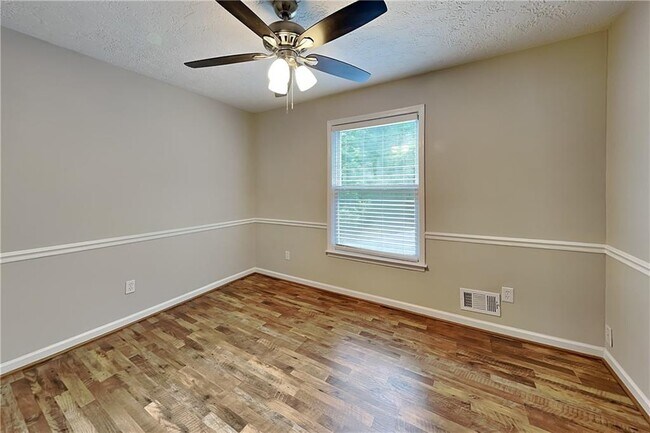 Building Photo - 400 Ansley Dr