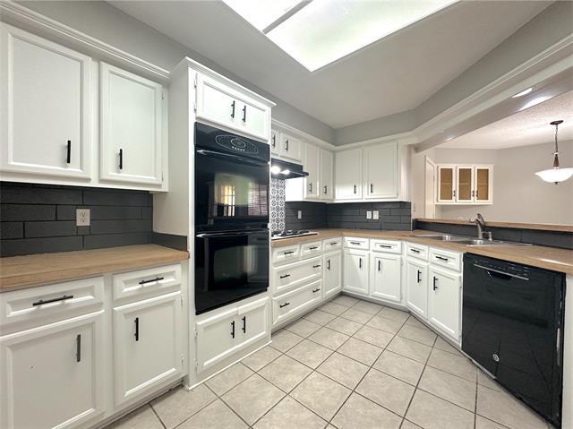 Building Photo - 1706 Hanover Dr