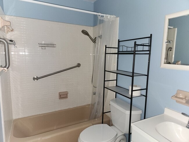 Building Photo - 732 Joel Blvd