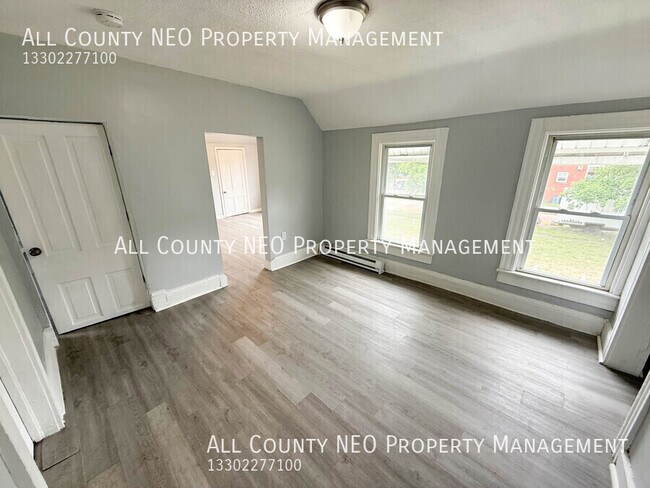 Building Photo - 2056 W 95th St
