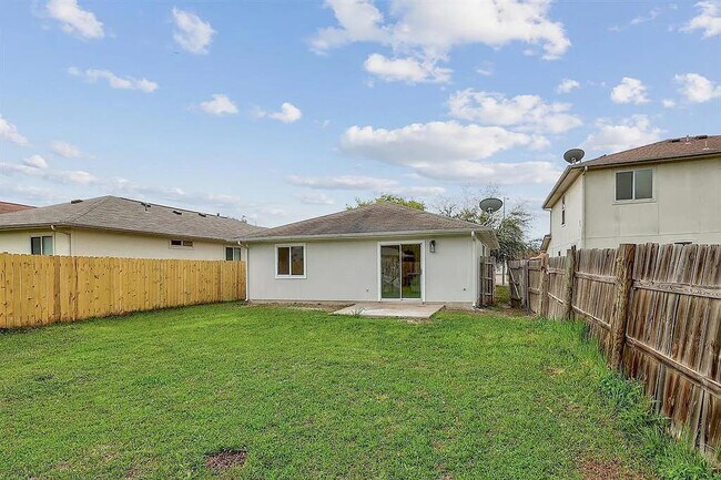 Building Photo - 16816 Jaron Dr